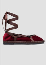 Cargar imagen en el visor de la galería, Bailarinas terciopelo
