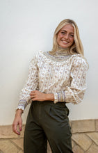 Cargar imagen en el visor de la galería, Blusa Loreto
