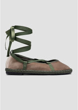 Cargar imagen en el visor de la galería, Bailarinas terciopelo
