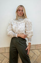 Cargar imagen en el visor de la galería, Blusa Loreto
