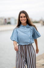 Cargar imagen en el visor de la galería, Blusa Mafalda
