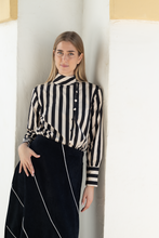 Cargar imagen en el visor de la galería, Blusa Judie
